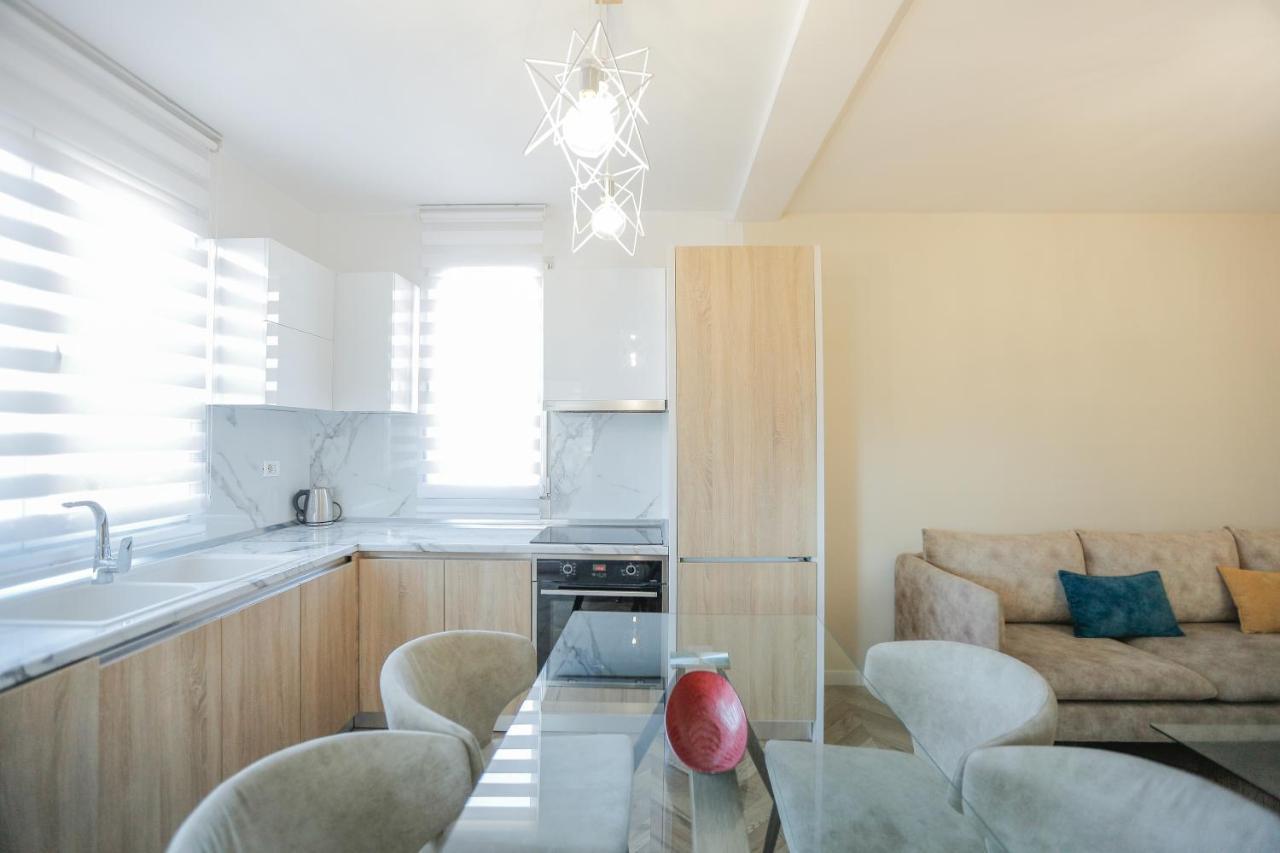 Miku Apartments-luxury View At Wilson Square Tirana