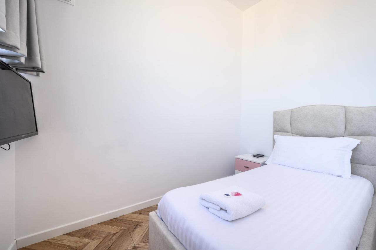 Miku Apartments-luxury View At Wilson Square * Tirana