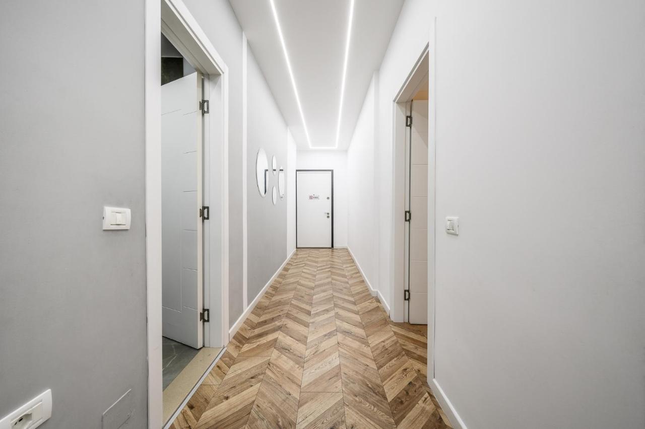 Miku Apartments-luxury View At Wilson Square * Tirana